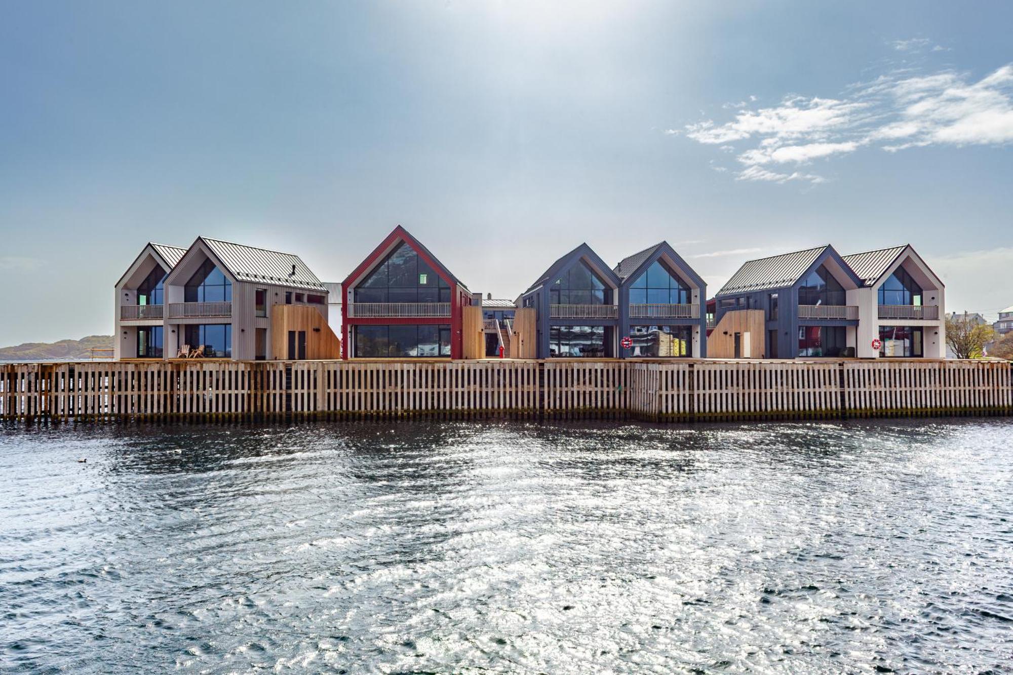 Attraktiv Leilighet Pa Kaikanten I Henningsvær Exterior foto